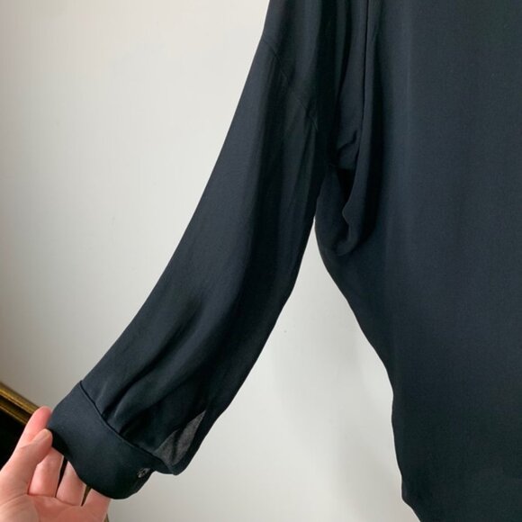 Aritzia Babaton Blouse High Low Hem Silk Button Down Black 3/4 Length Size XS - Picture 6 of 10